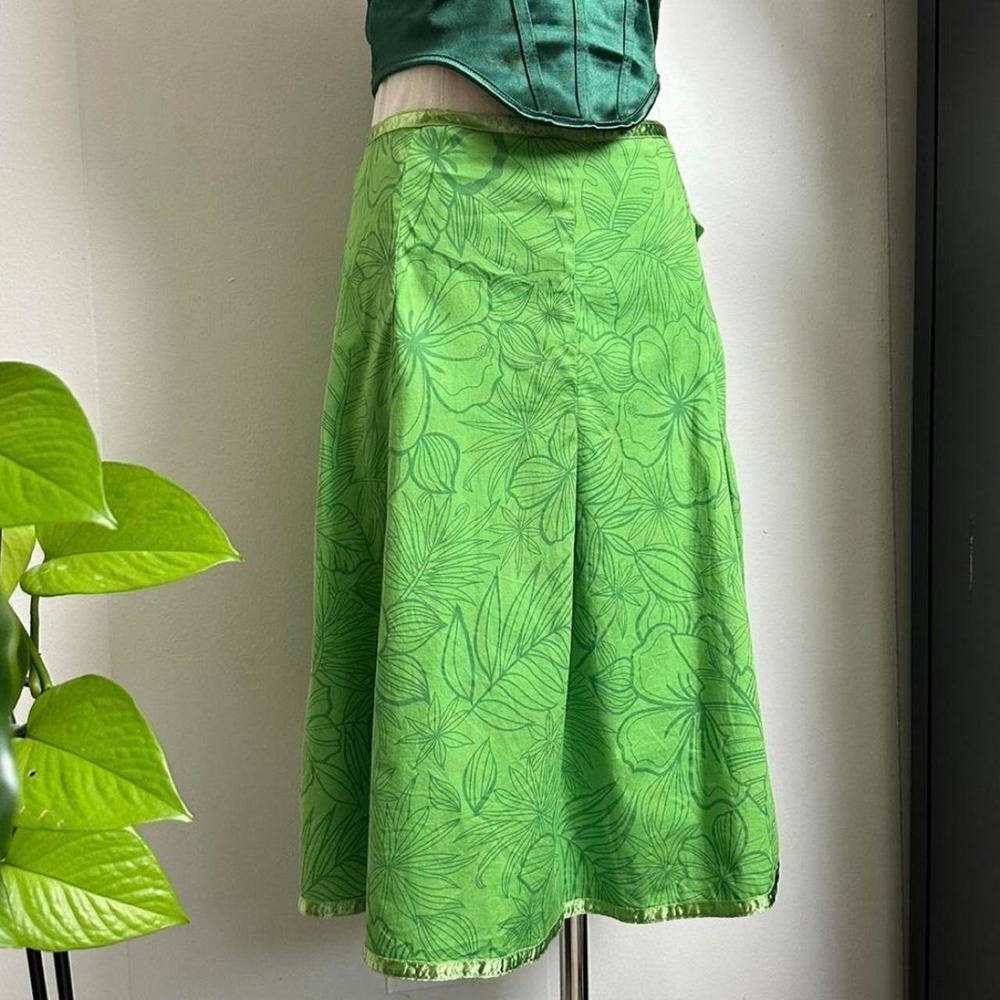 St Johns Bay Green Floral A-Line Skirt Side Ribbon Tie Stretch Size 10